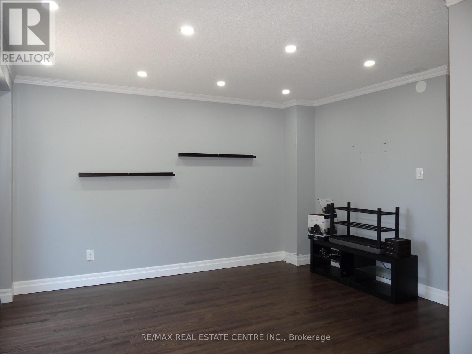 28 RAWLING CRESCENT - 10