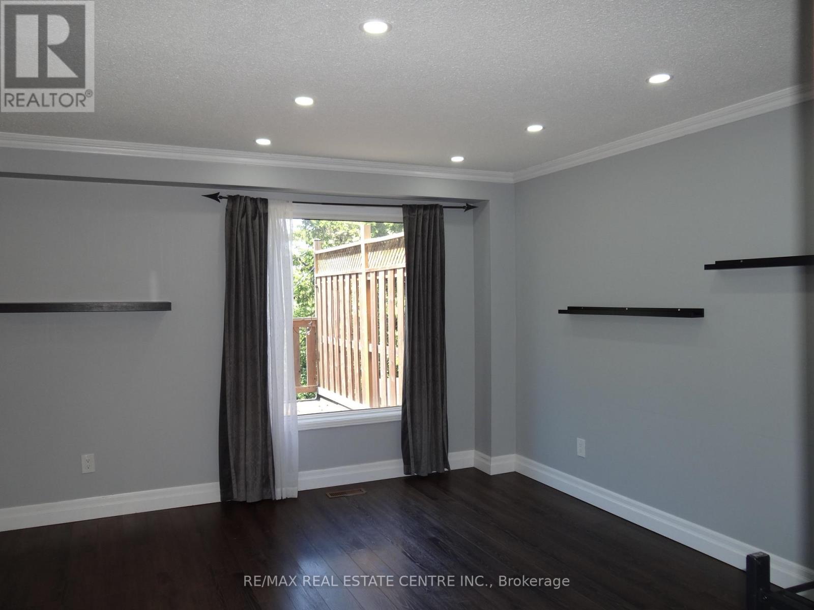 28 RAWLING CRESCENT - 11
