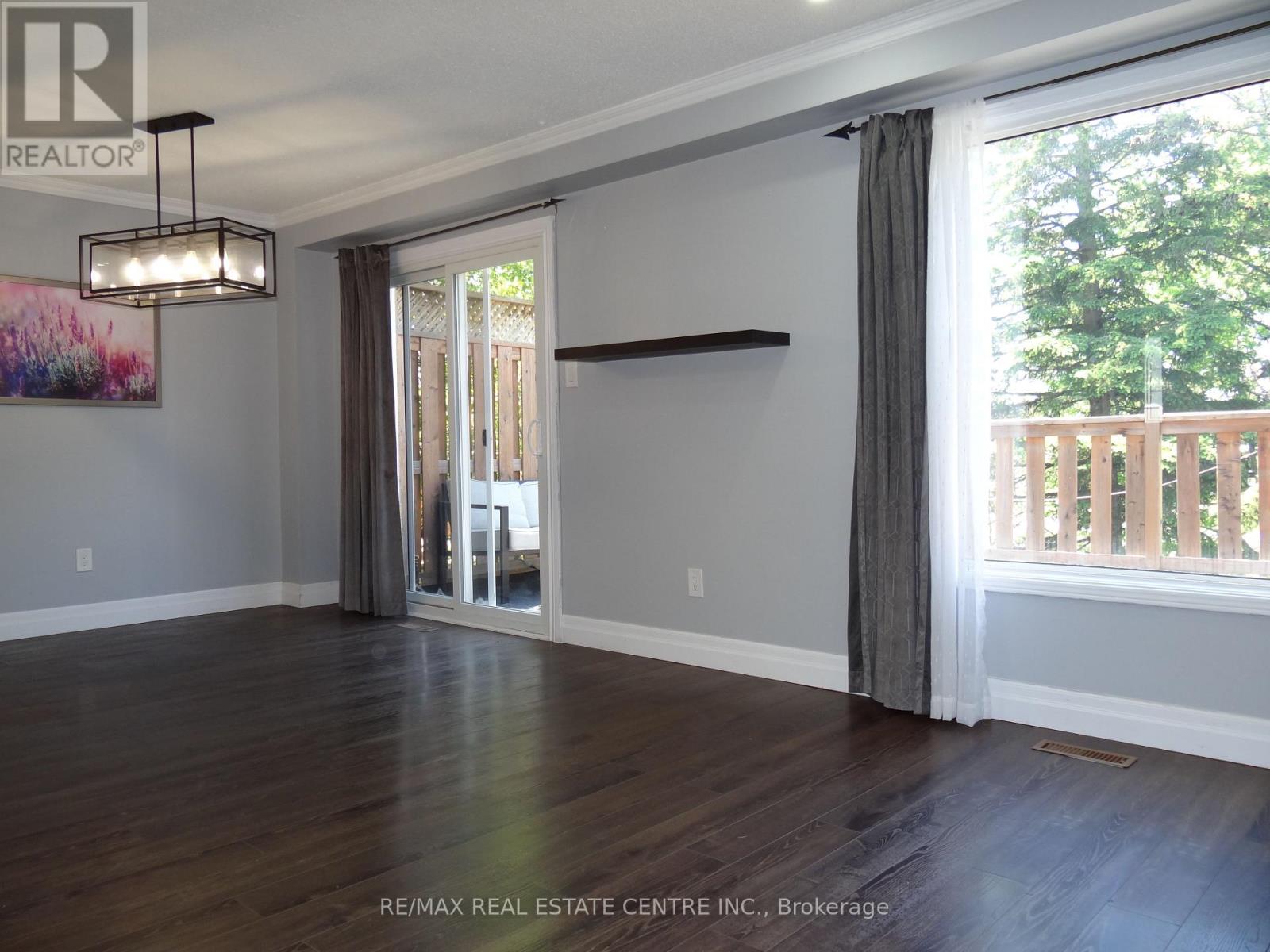 28 RAWLING CRESCENT - 12