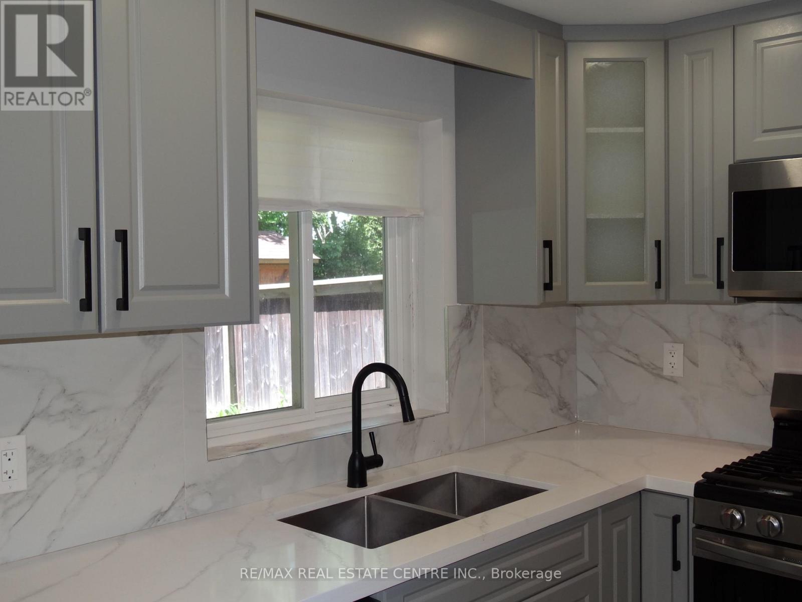 28 RAWLING CRESCENT - 22