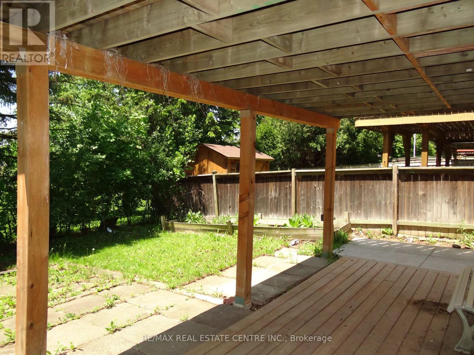 28 RAWLING CRESCENT - 28