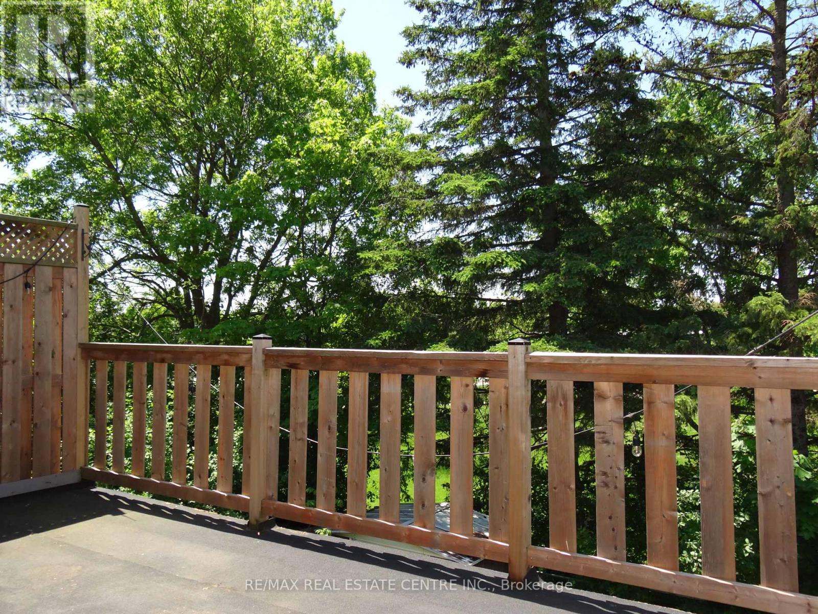 28 RAWLING CRESCENT - 33