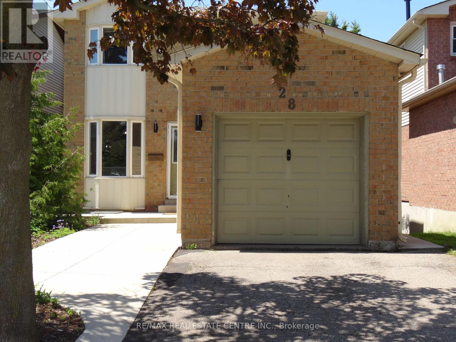 28 RAWLING CRESCENT - 4
