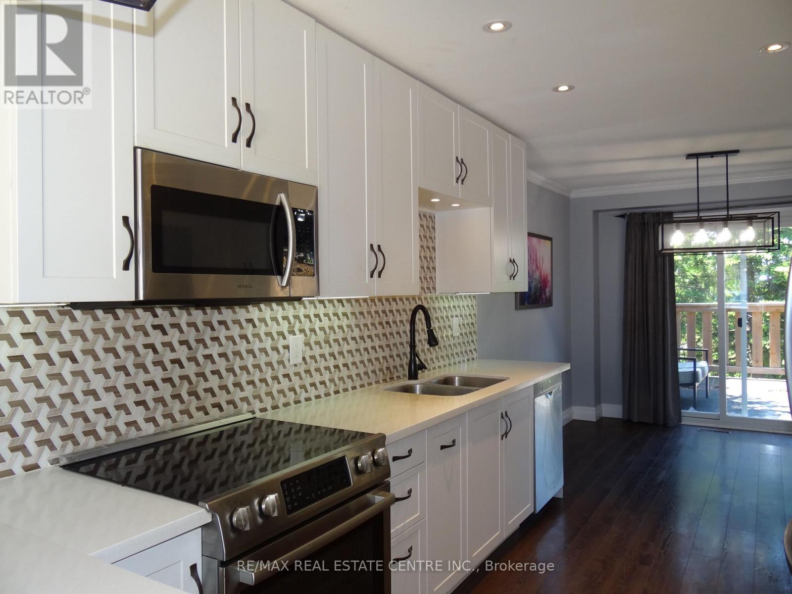 28 RAWLING CRESCENT - 7