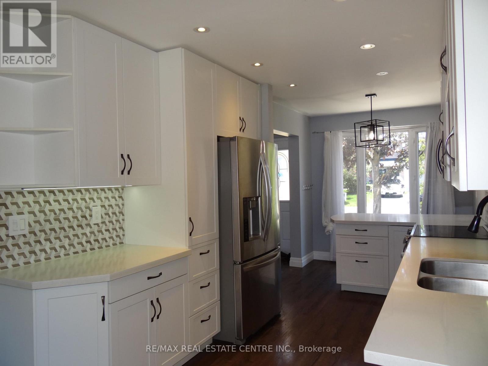 28 RAWLING CRESCENT - 9