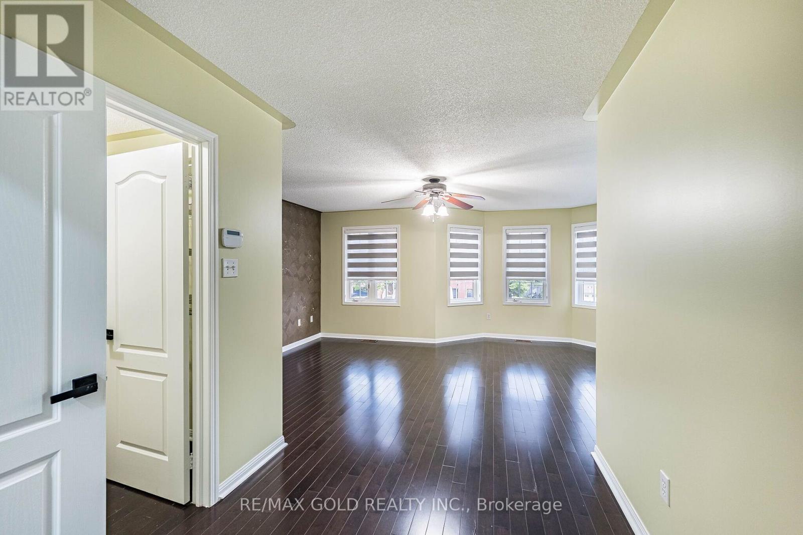 55 SECORD CRESCENT - Image 30