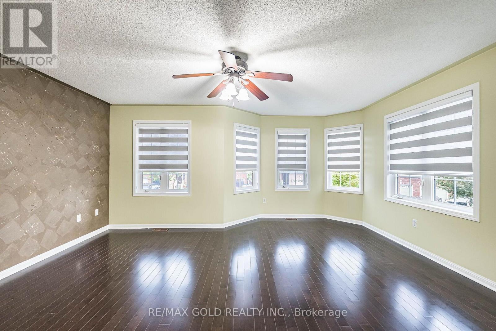 55 SECORD CRESCENT - Image 31