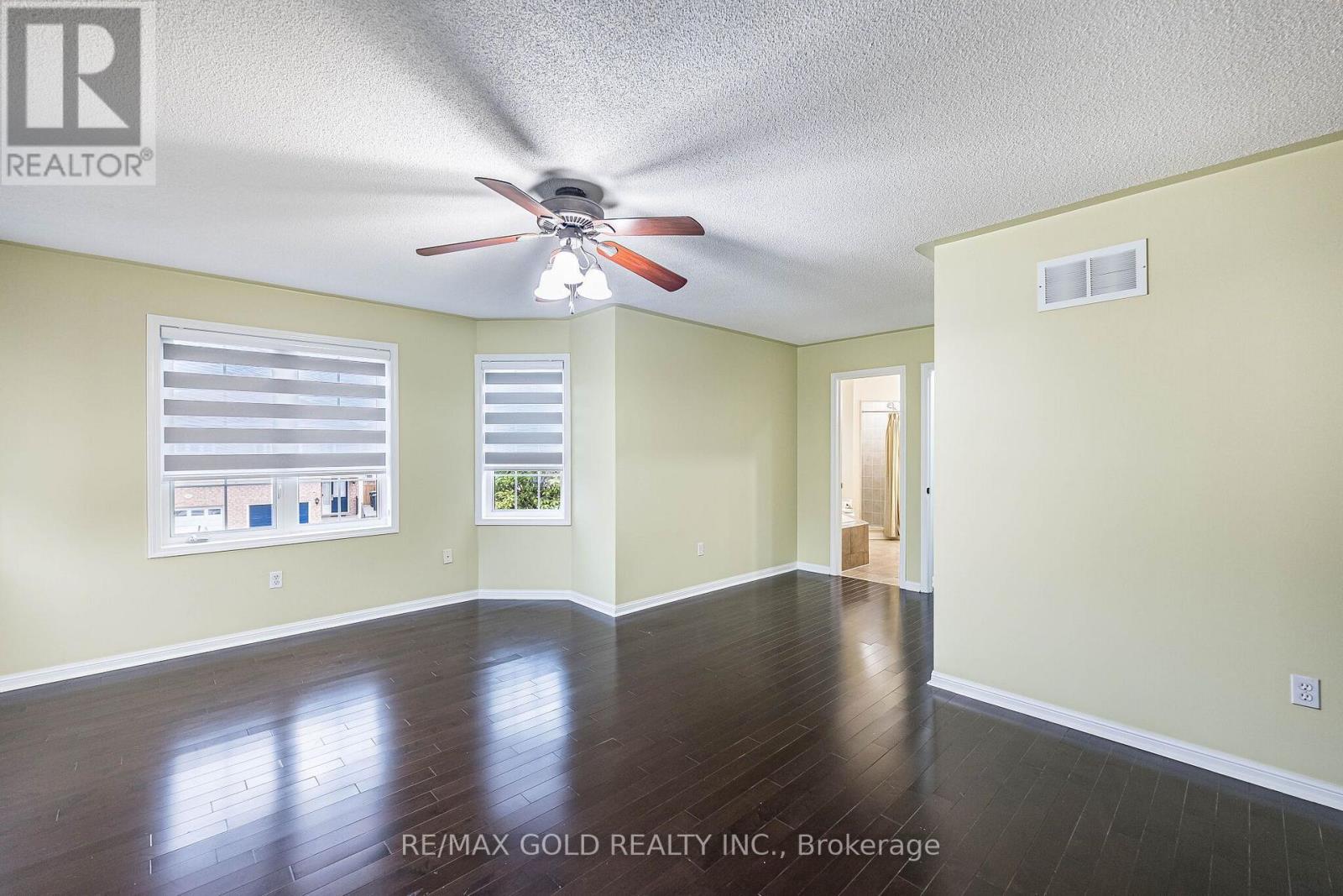 55 SECORD CRESCENT - Image 32