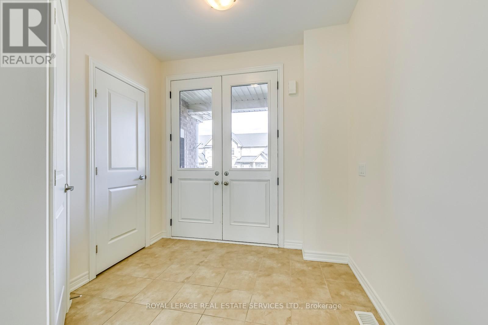 22 Callon Drive, Hamilton (Meadowlands), Ontario, L9K3K9, Hamilton (Meadowlands), Ontario — photo 4 of 5