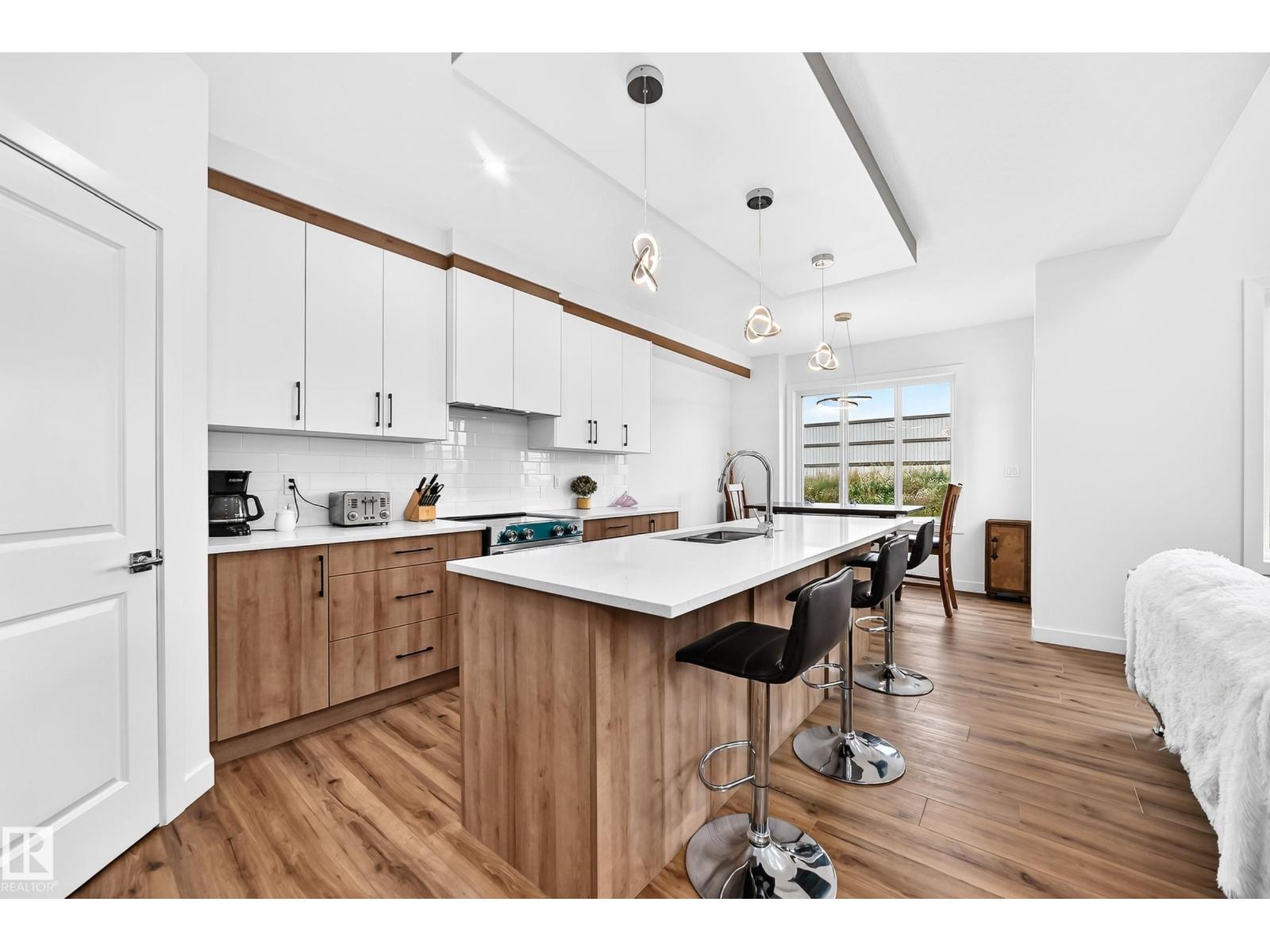 215 SAVOY CR - 7