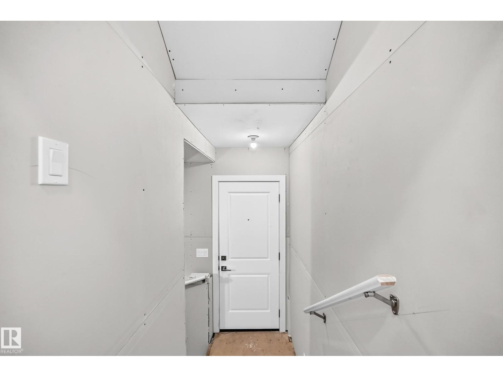 215 SAVOY CR - 42