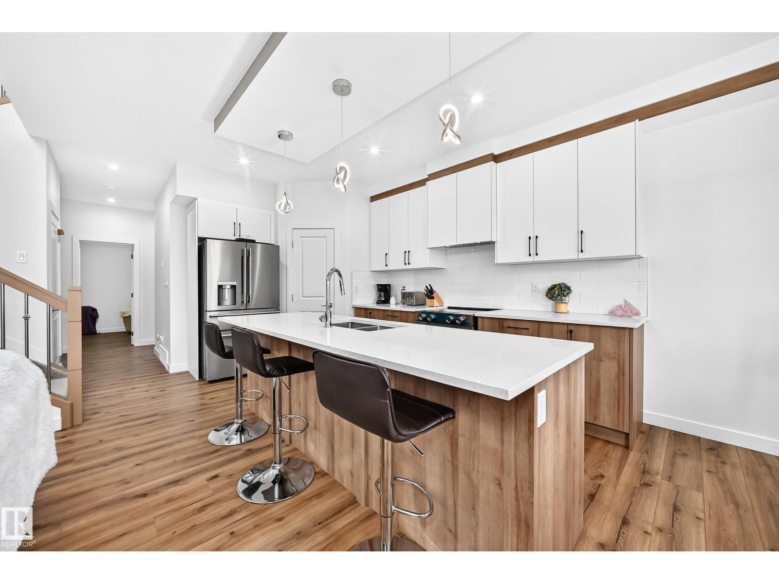 215 SAVOY CR - 6