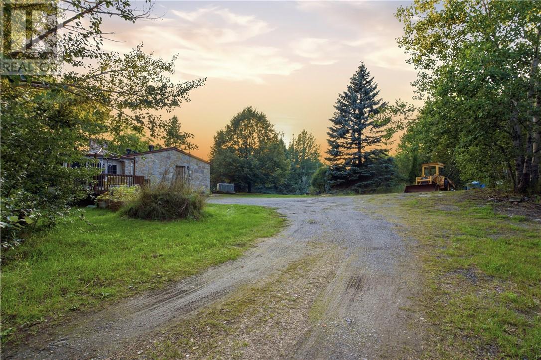 2124 Salo Road - Image 35