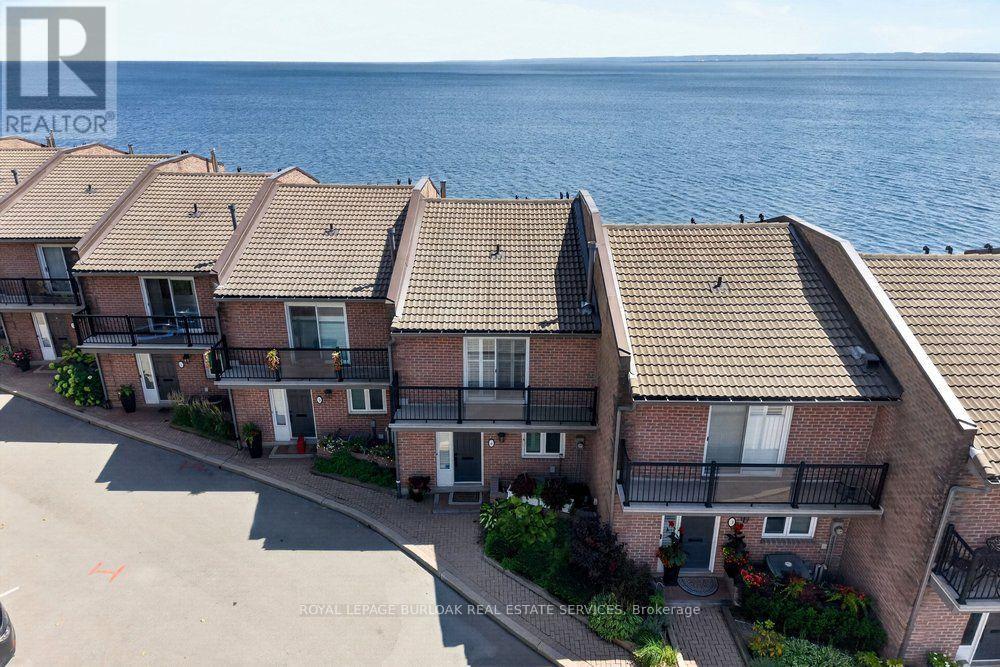 Photo of 2136 Old Lakeshore Road