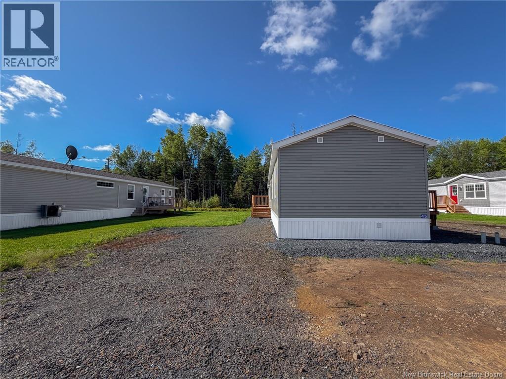 45 Luanne Drive, Waasis, New Brunswick, E3B9E5, Waasis, New Brunswick — photo 4 of 5