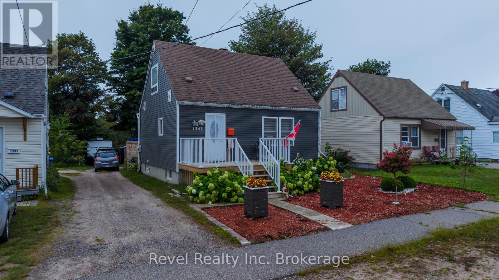 1343 COPELAND STREET - 2