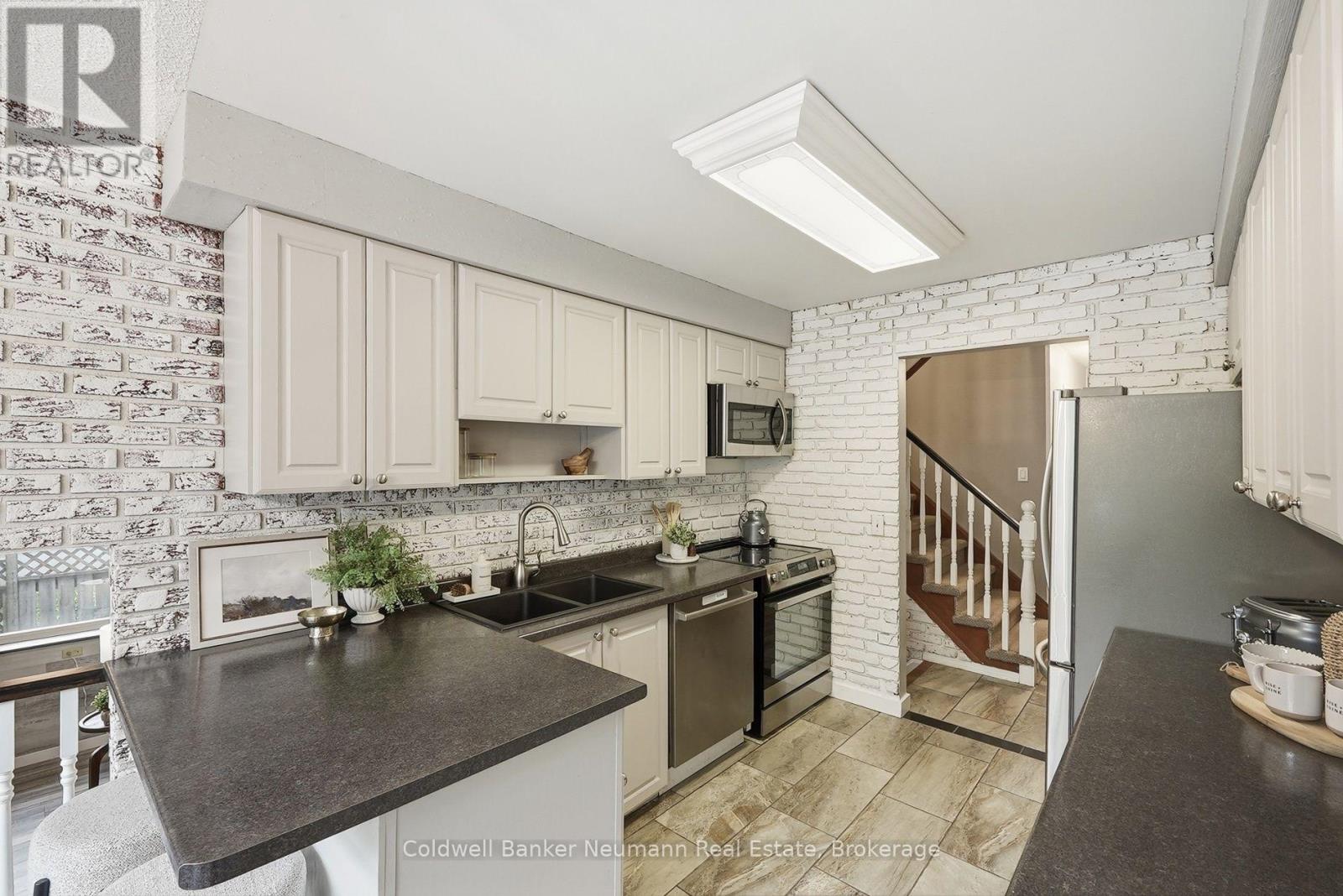 8 PICKWICK PLACE - Image 14