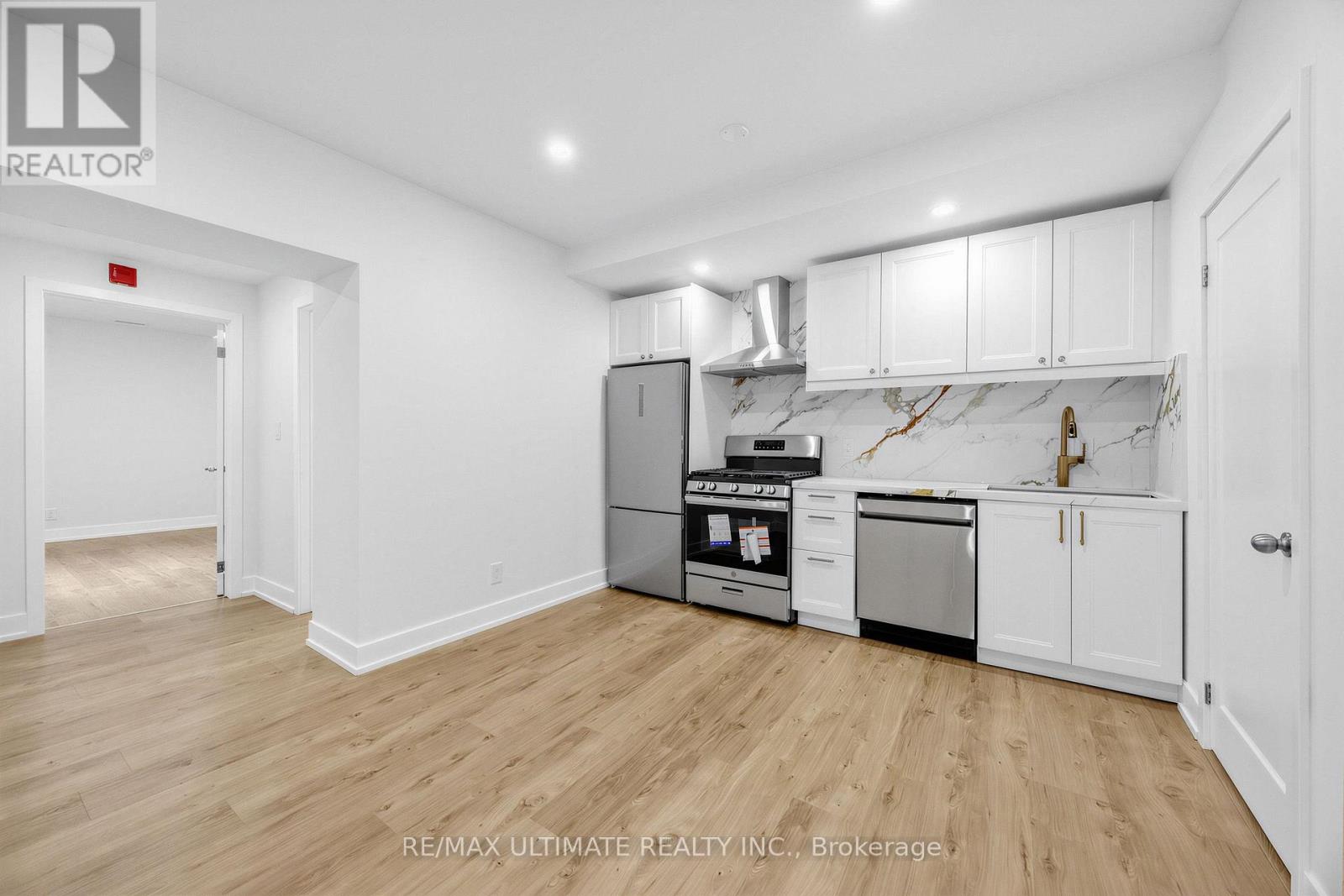 Photo of 229 Spadina Avenue