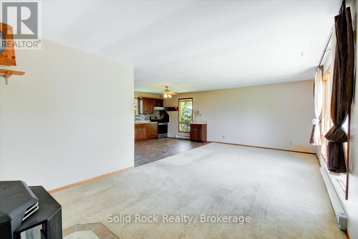 1823 2ND LINE EAST - Image 13