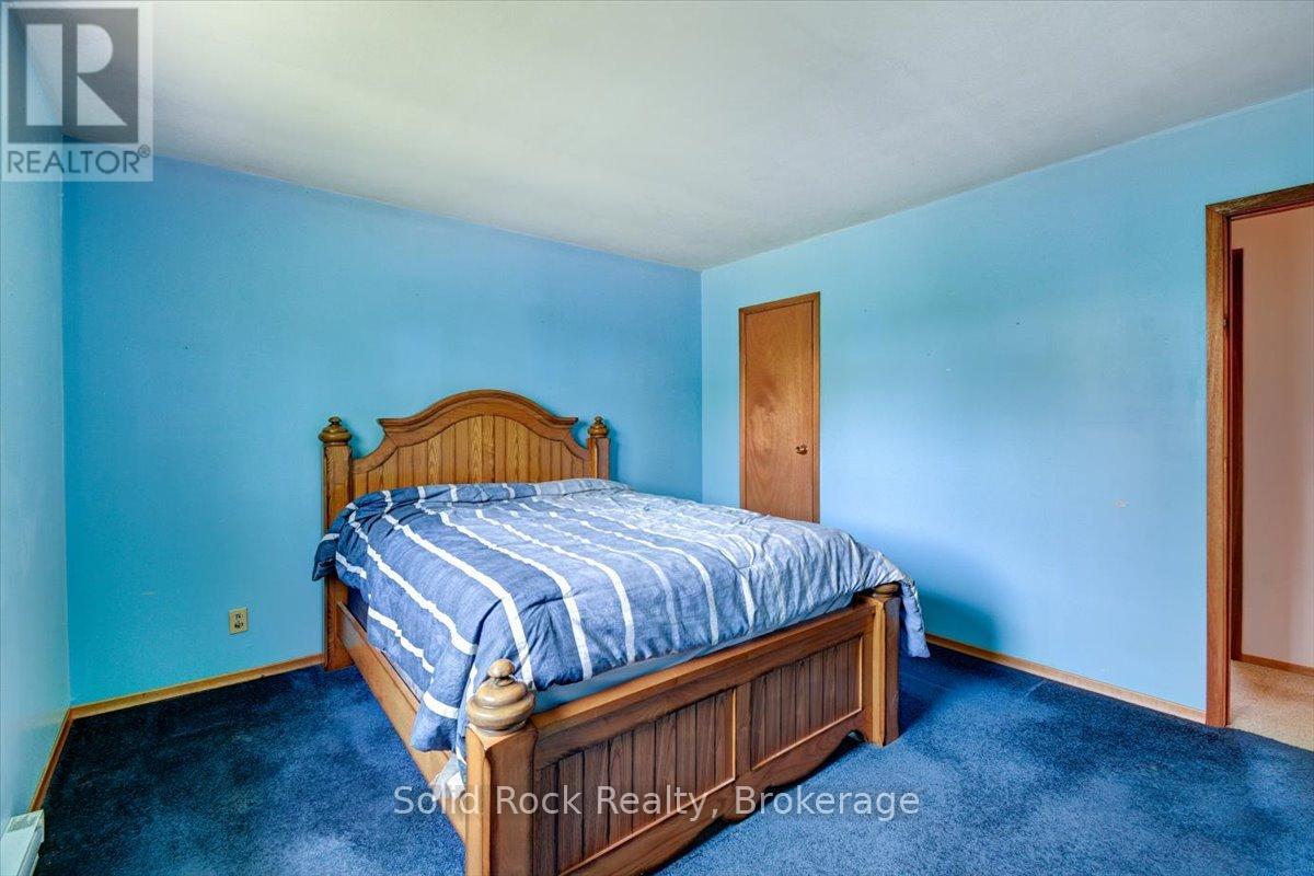 1823 2ND LINE EAST - Image 17