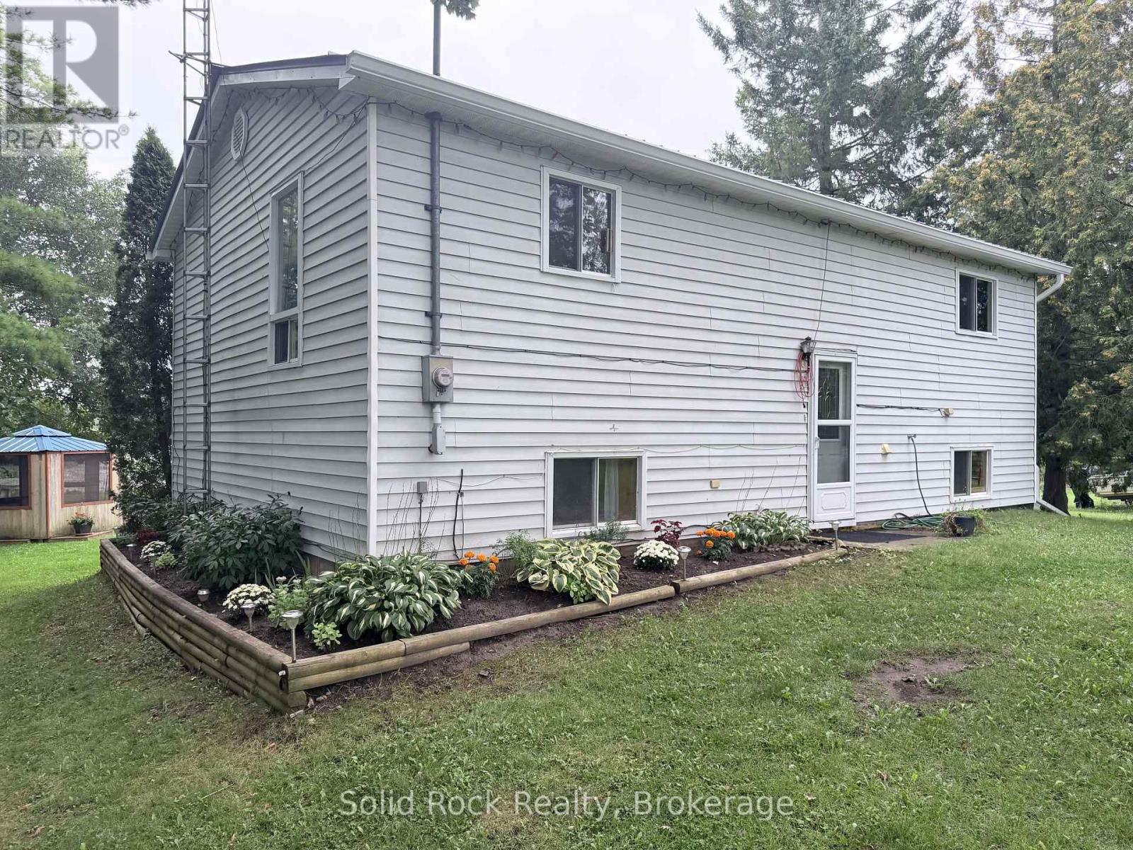1823 2ND LINE EAST - 2