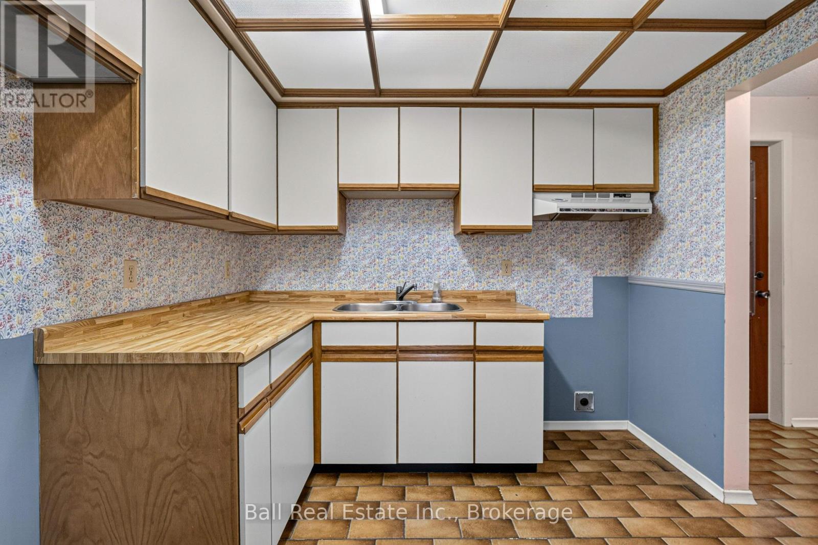 #103 200 EAST ST S - 13
