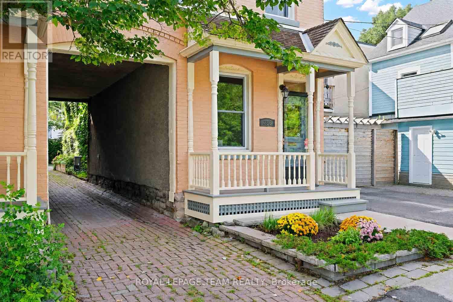 236 CATHCART STREET - 1