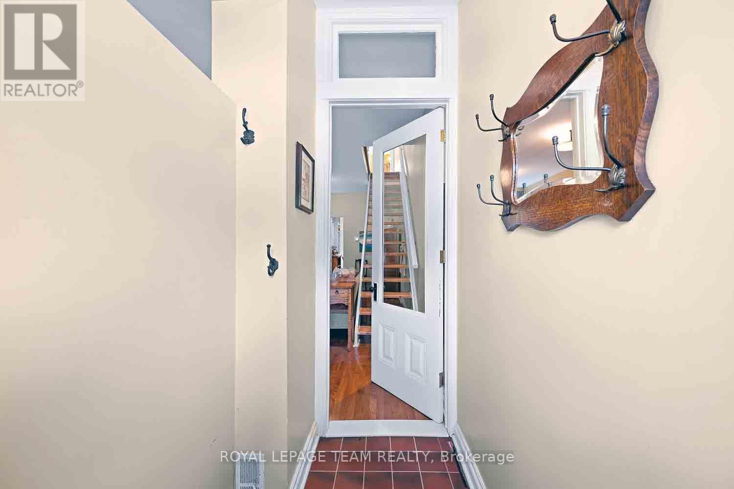 236 CATHCART STREET - 3