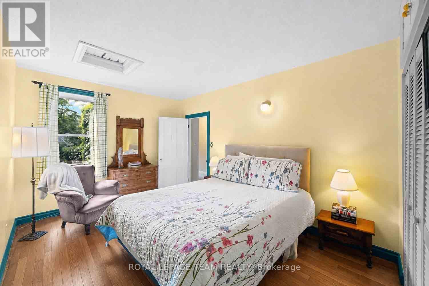 236 CATHCART STREET - 30
