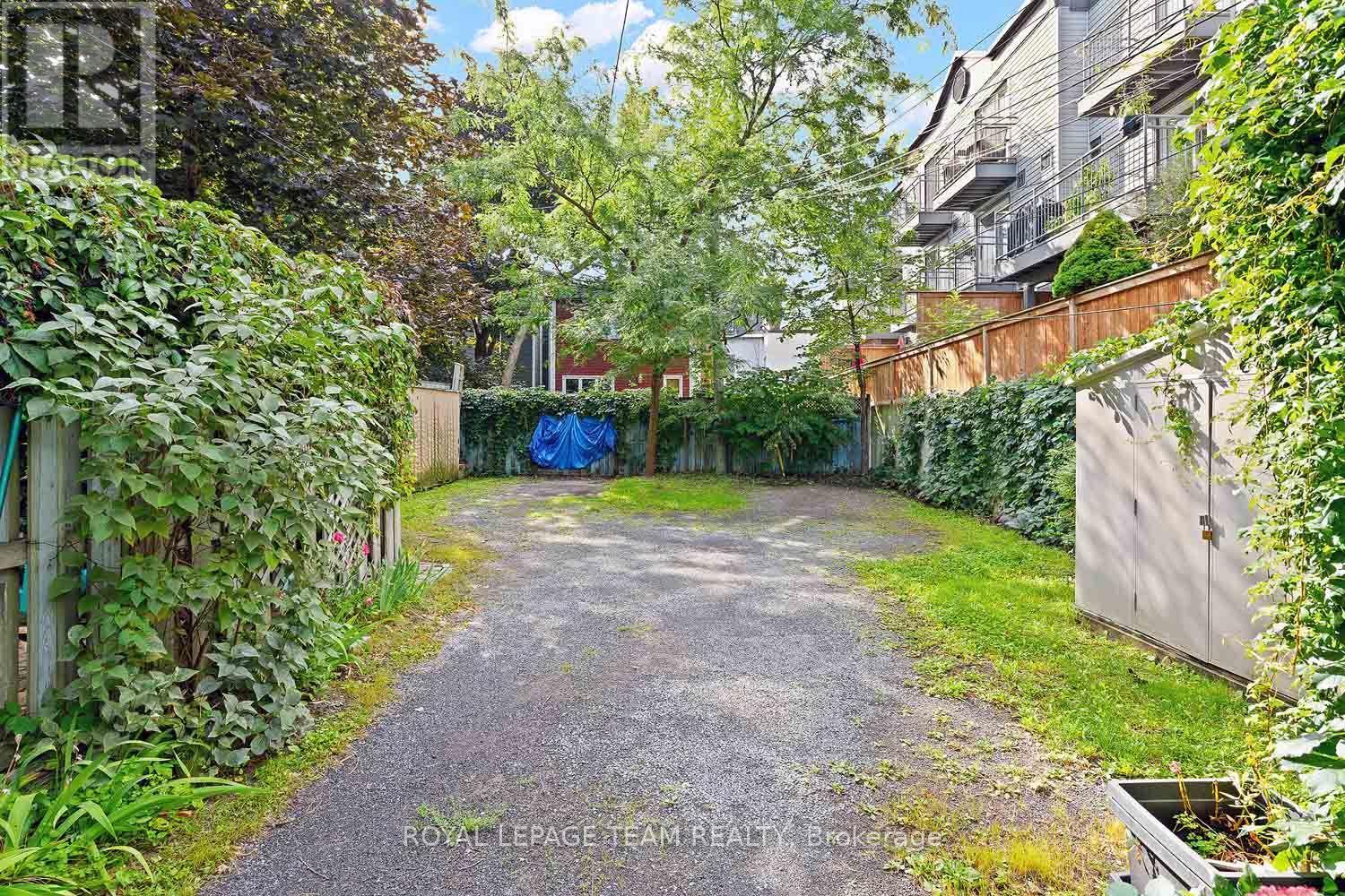 236 CATHCART STREET - 40