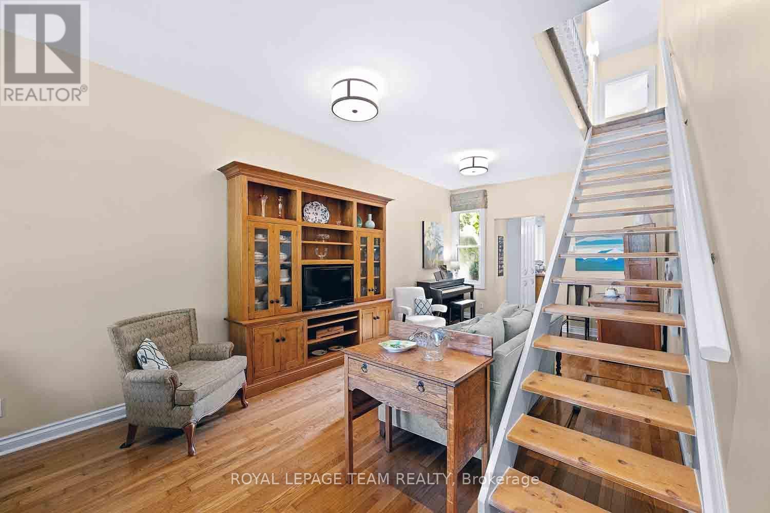 236 CATHCART STREET - 6