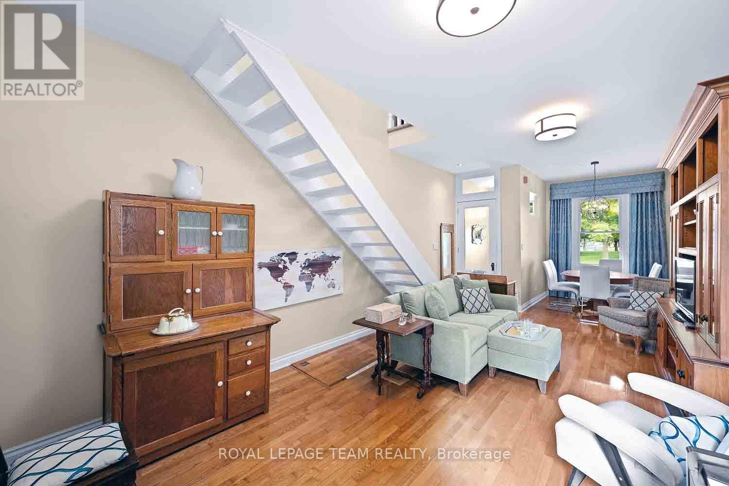 236 CATHCART STREET - 9