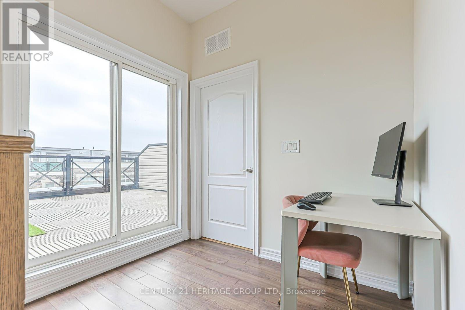#216 10 DUNSHEALTH WAY - 20