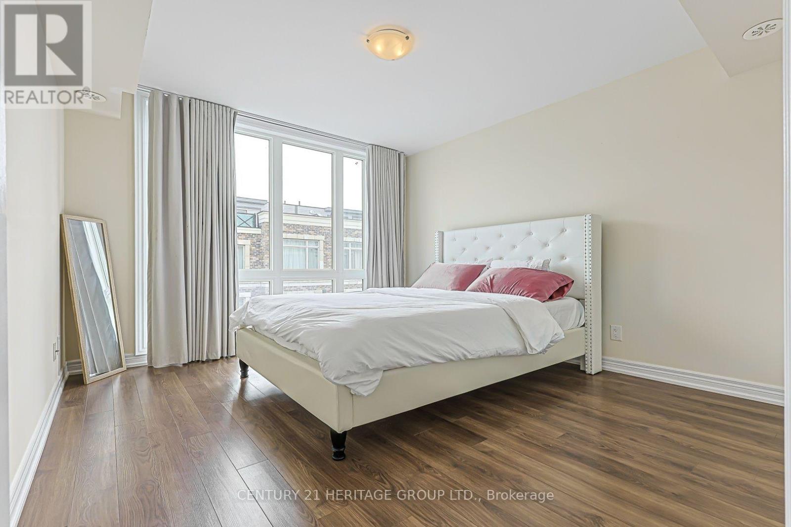 #216 10 DUNSHEALTH WAY - 9