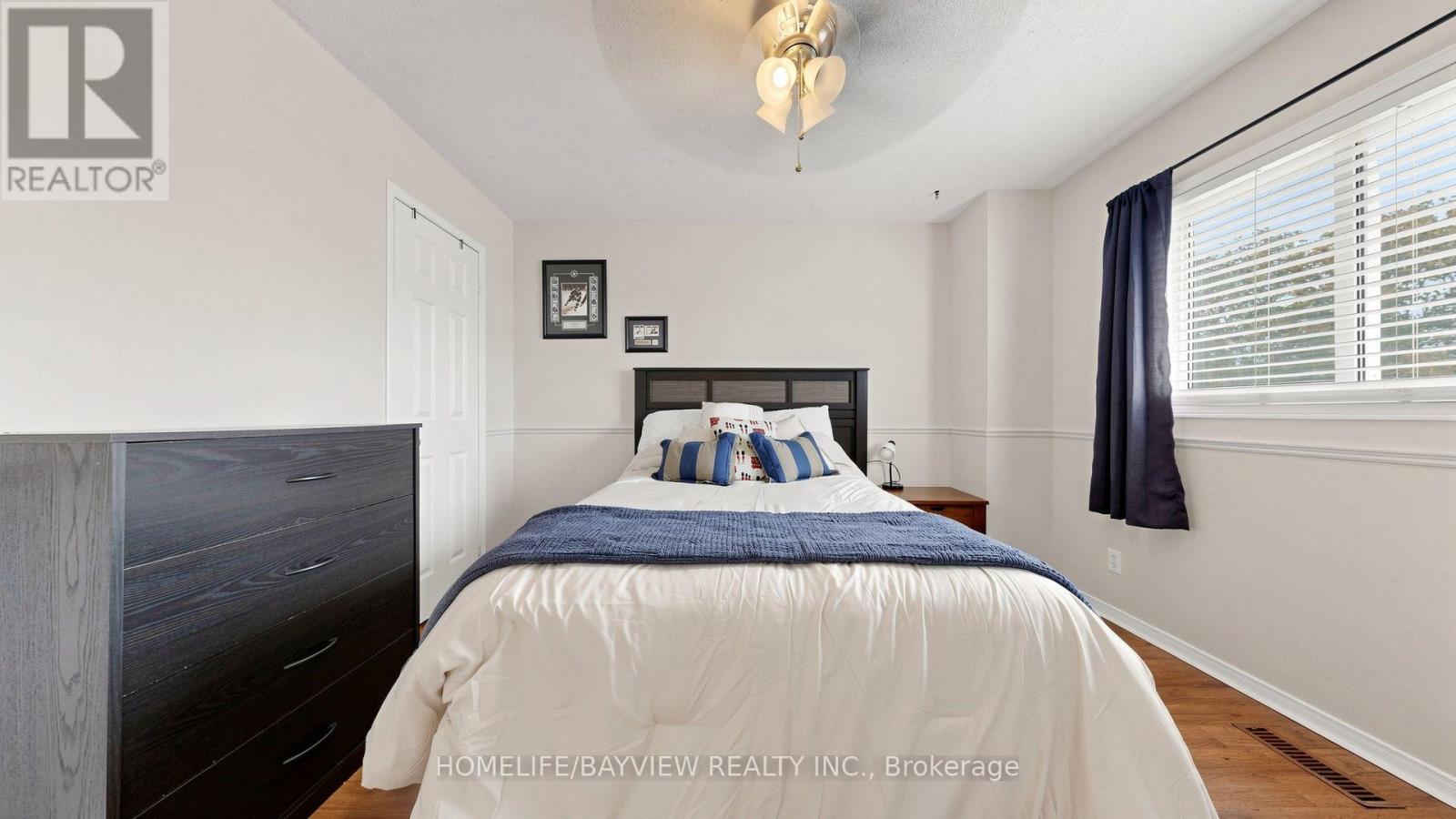 20 DOON CRESCENT - 36