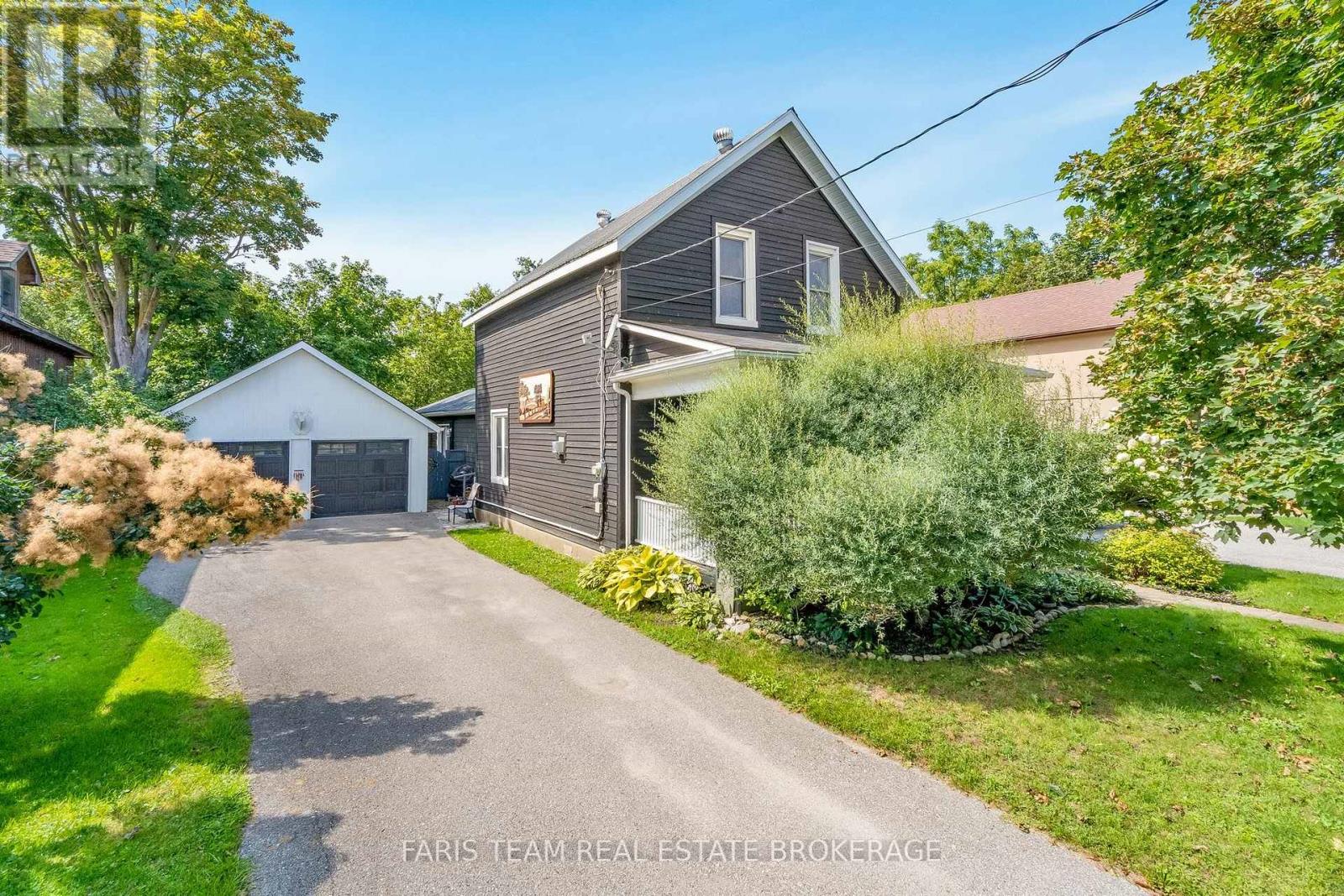 108 Beech Street, Collingwood, Ontario, L9Y2T3, Collingwood, Ontario — photo 3 of 5