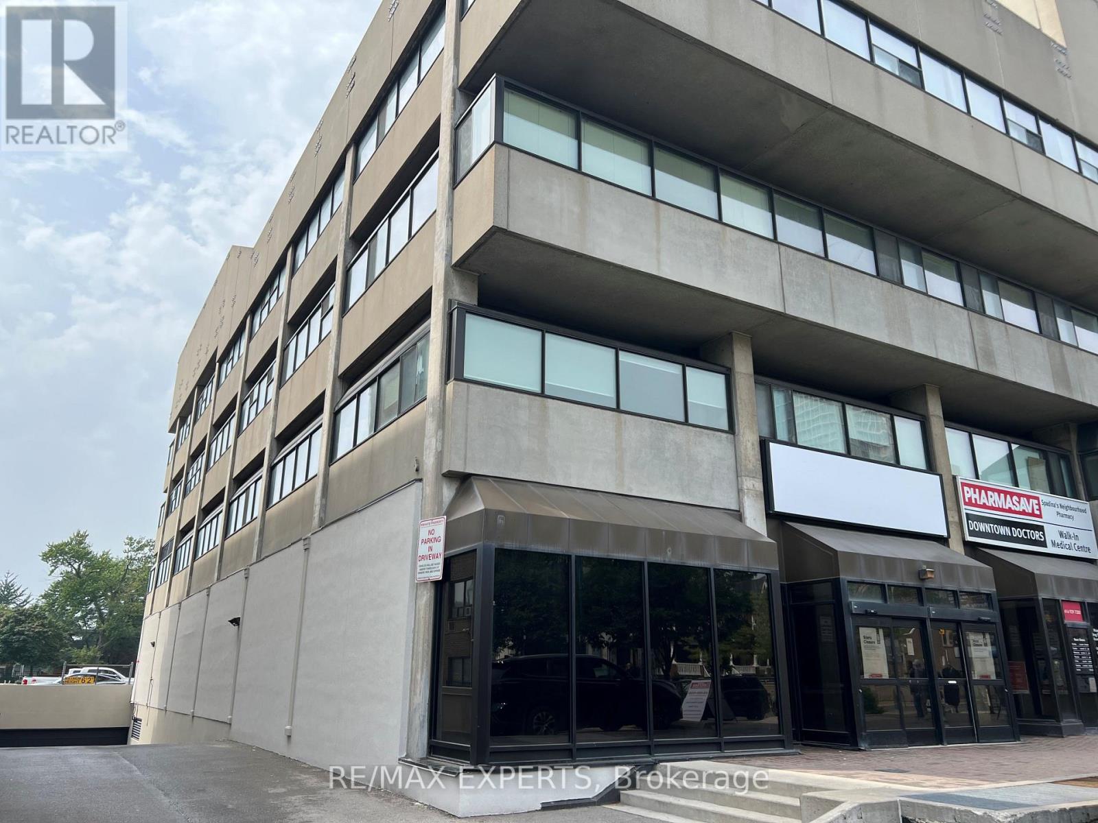#110 720 Spadina Avenue, Toronto (University), Ontario, M5S2T9, Toronto (University), Ontario — photo 1 of 5