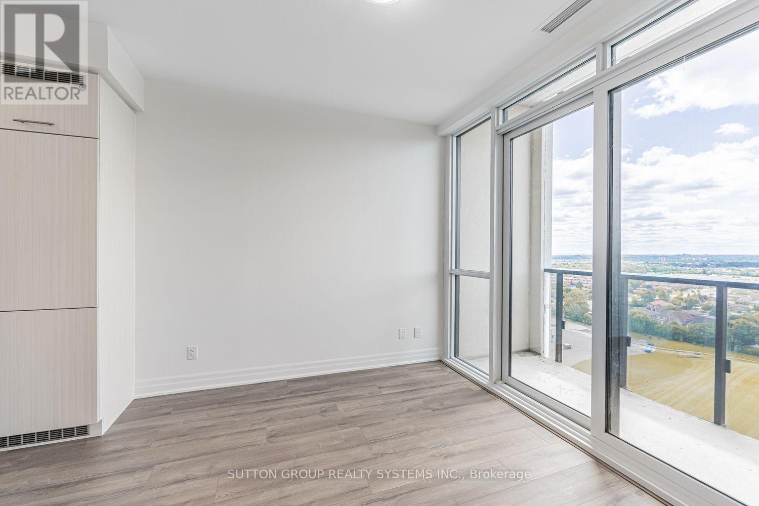 #2208 36 ELM DRIVE W - 11