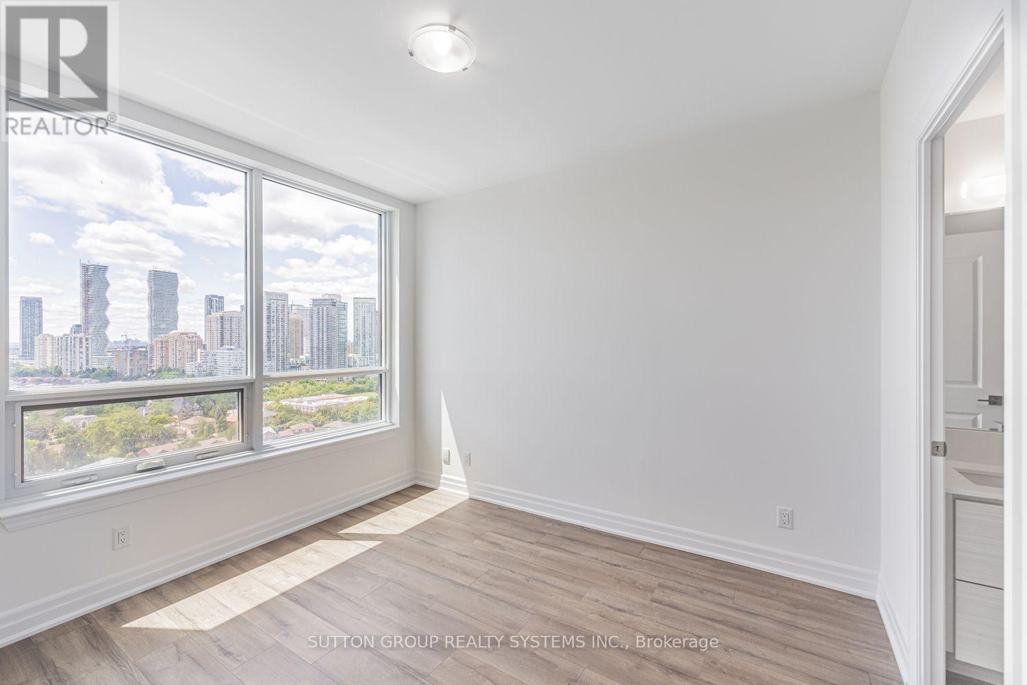 #2208 36 ELM DRIVE W - 18