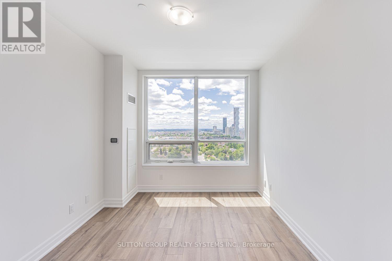 #2208 36 ELM DRIVE W - 19