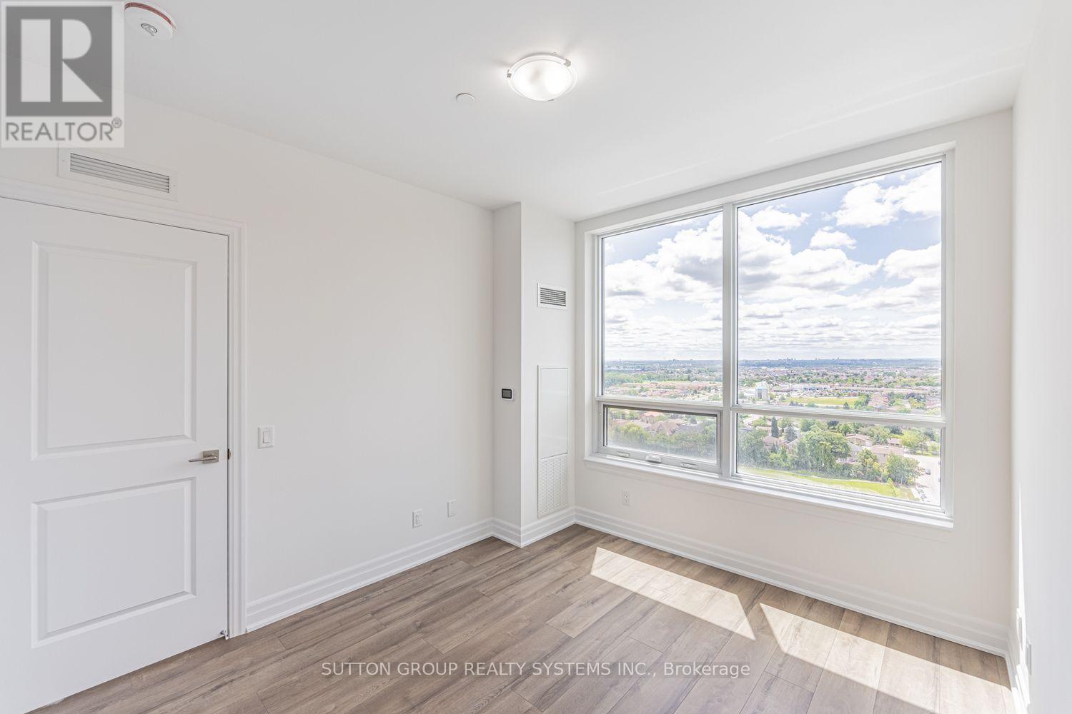 #2208 36 ELM DRIVE W - 20
