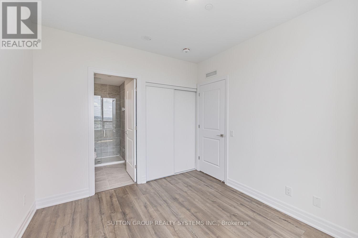 #2208 36 ELM DRIVE W - 21