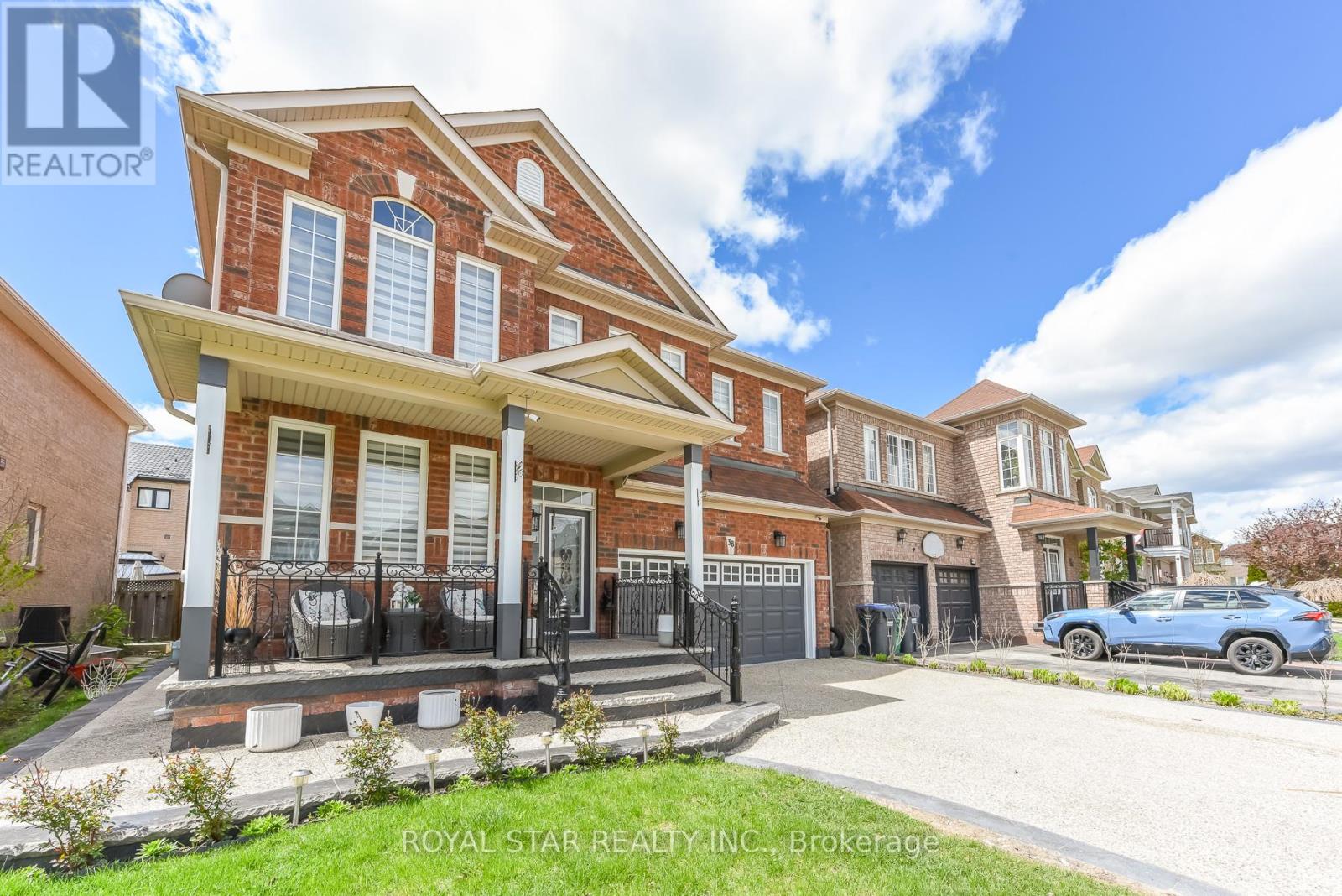 38 Robitaille Drive, Brampton (Sandringham-Wellington), Ontario, L6R0H6, Brampton (Sandringham-Wellington), Ontario — photo 3 of 5
