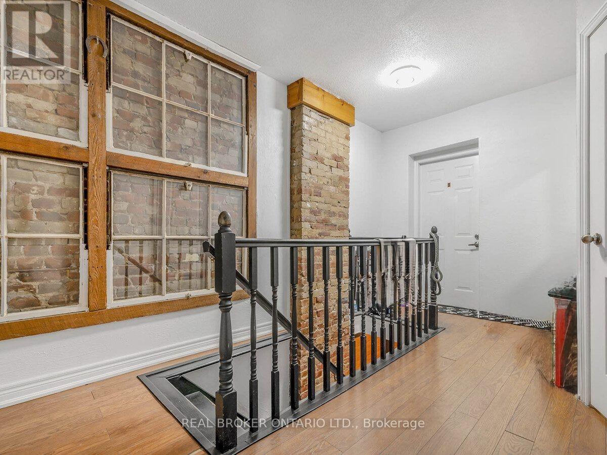 1438A DUFFERIN STREET - 33
