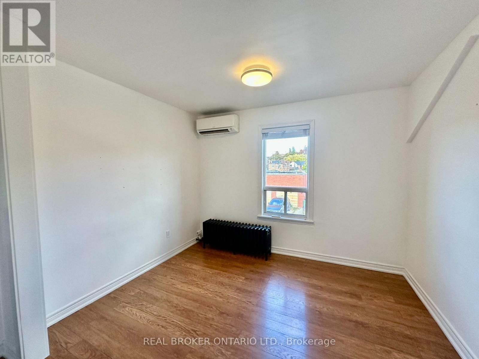 1438A DUFFERIN STREET - 38