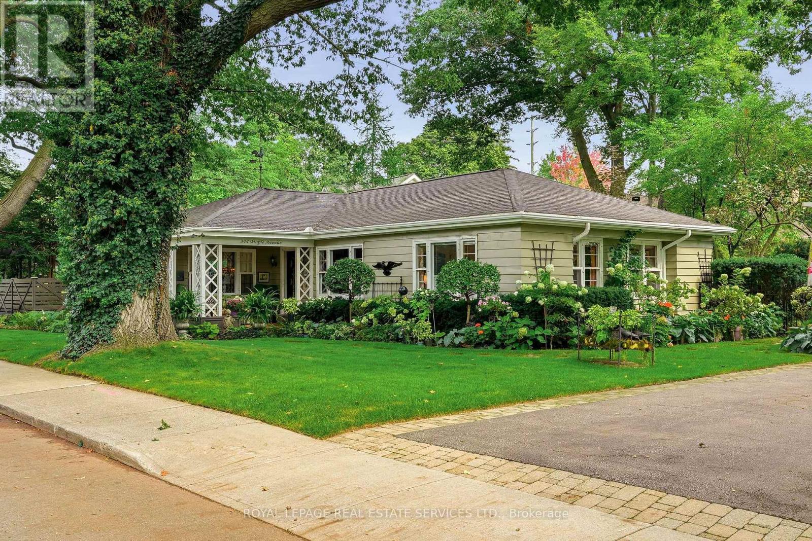 344 Maple Avenue, Oakville (OO Old Oakville), Ontario, L6J2H7, Oakville (OO Old Oakville), Ontario — photo 2 of 5