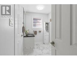 8 - 116 Rory Road, Toronto, ON M6L3G1 Photo 11