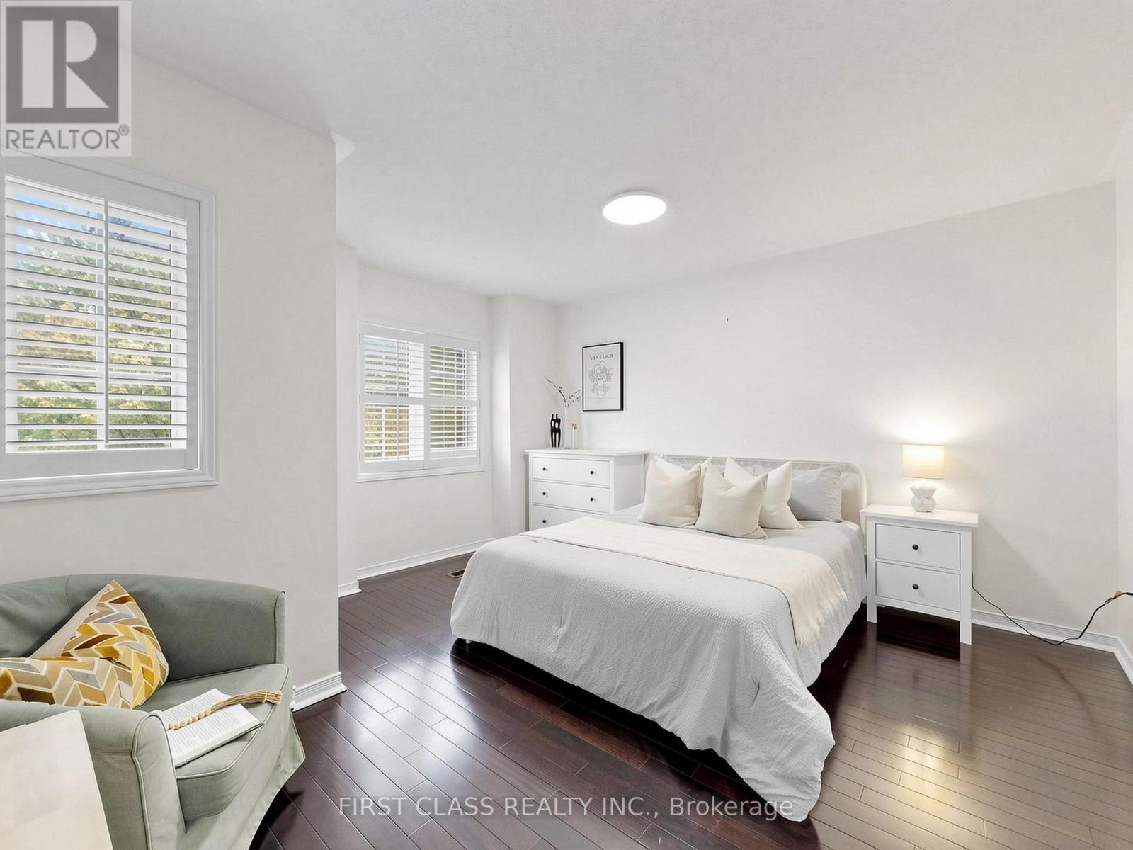9 REVELSTOKE CRESCENT - 29