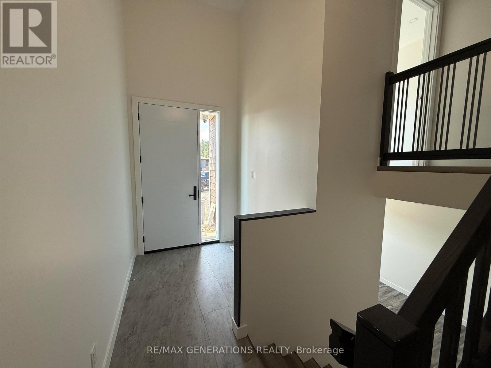 154 BRUIN CRESCENT - 14