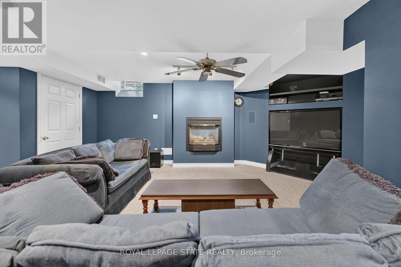 159 THOROUGHBRED BOULEVARD - 33